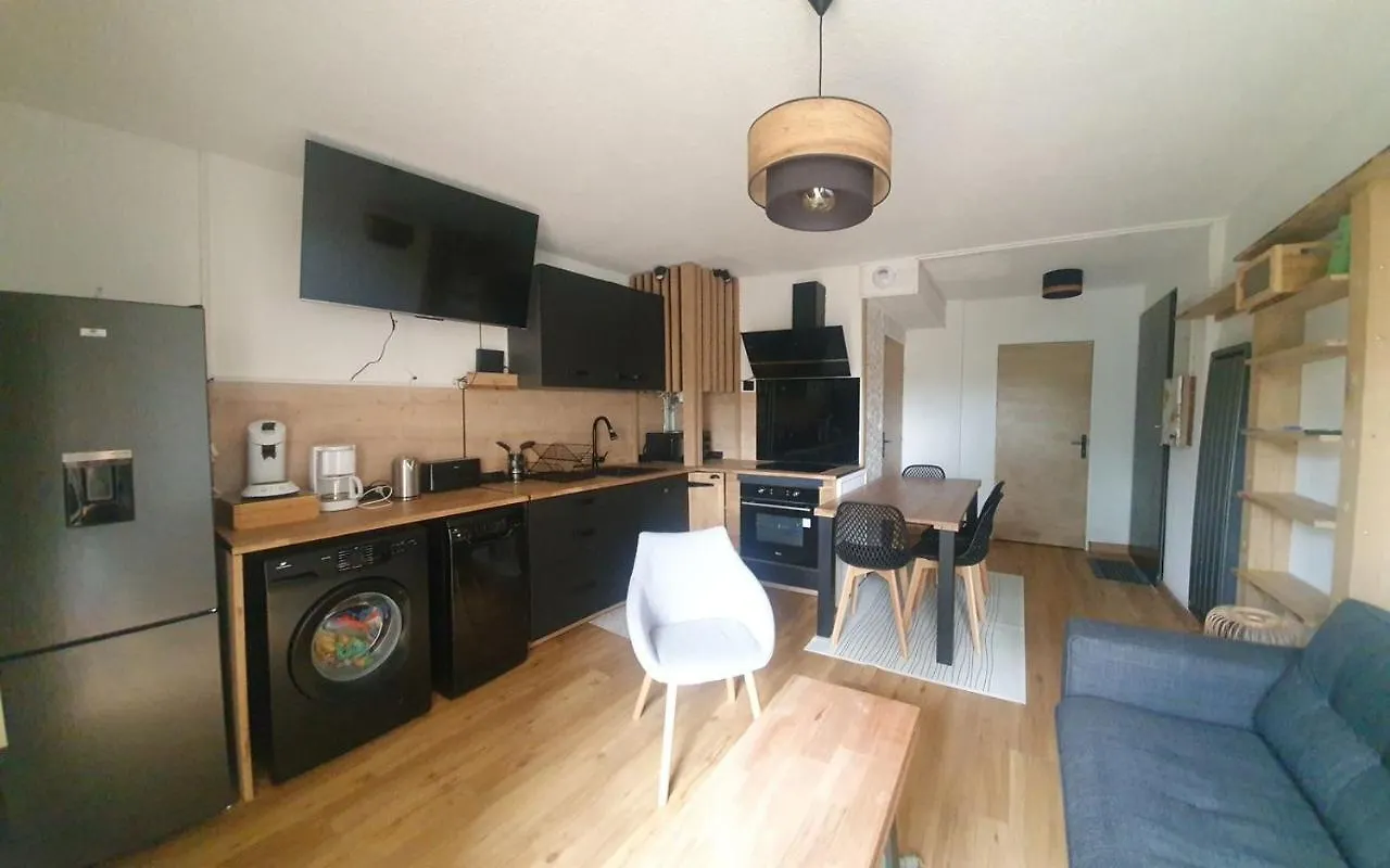 Appartement Rez De Jardin Proche Du Centre Ville De 사르주 0*,