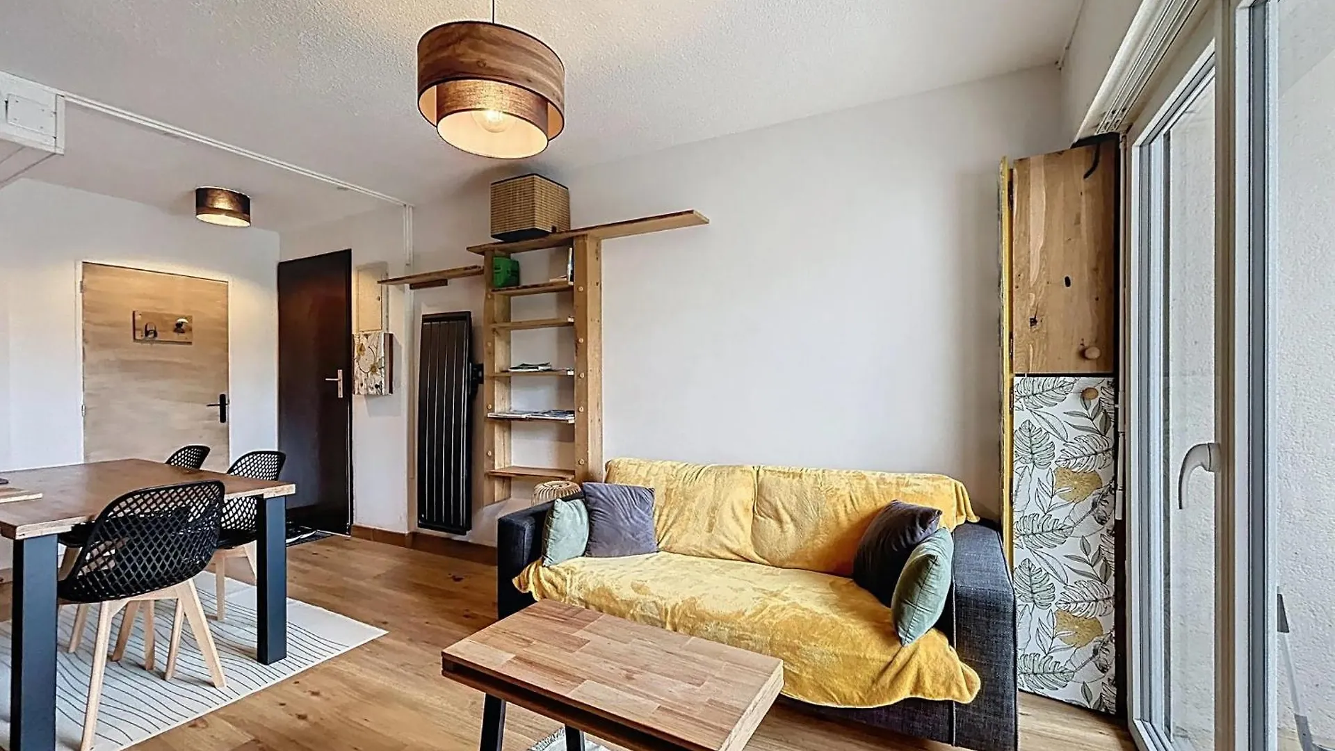 아파트 Appartement Rez De Jardin Proche Du Centre Ville De 사르주
