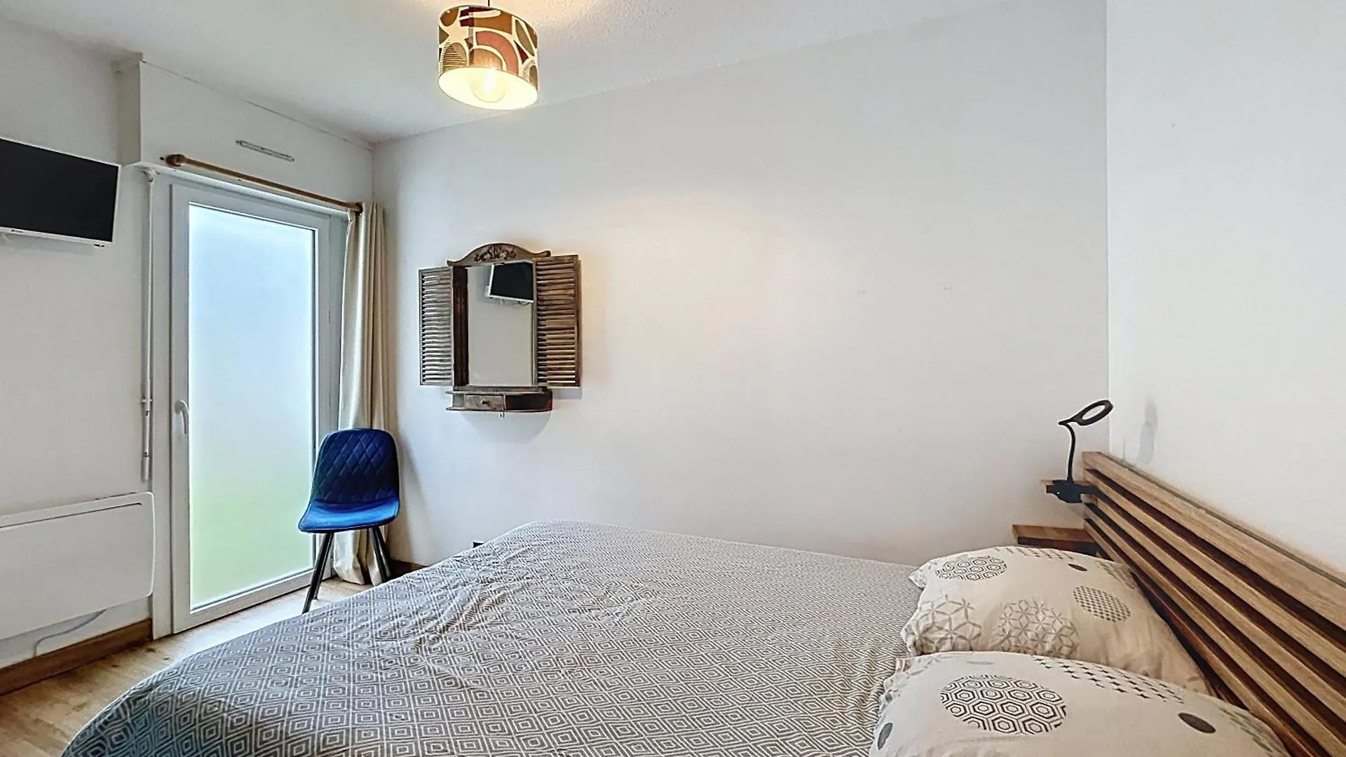 아파트 Appartement Rez De Jardin Proche Du Centre Ville De 사르주 프랑스
